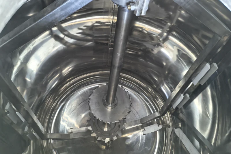 Three Shaft Dispersing Mixing Vessel